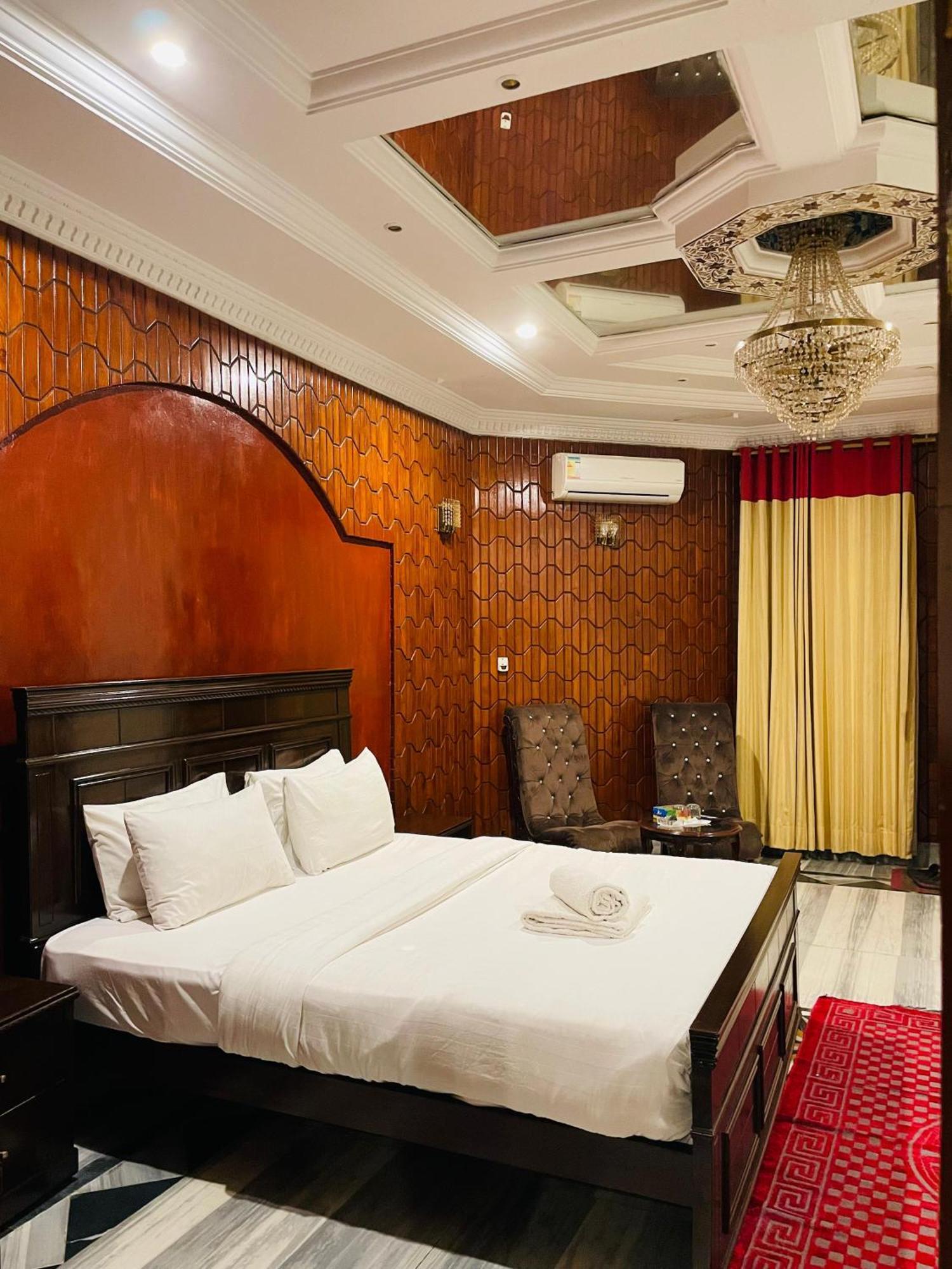 Executive Galaxy Guest House Islamabad Eksteriør billede