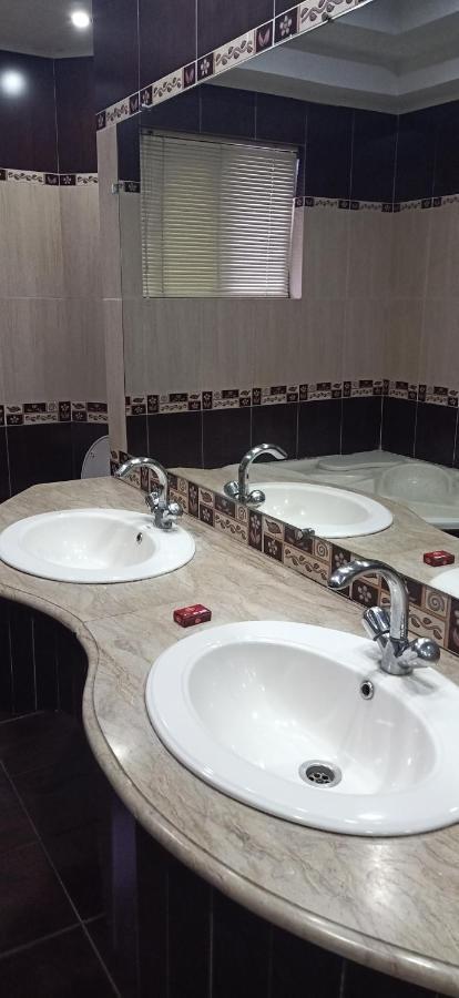 Executive Galaxy Guest House Islamabad Eksteriør billede