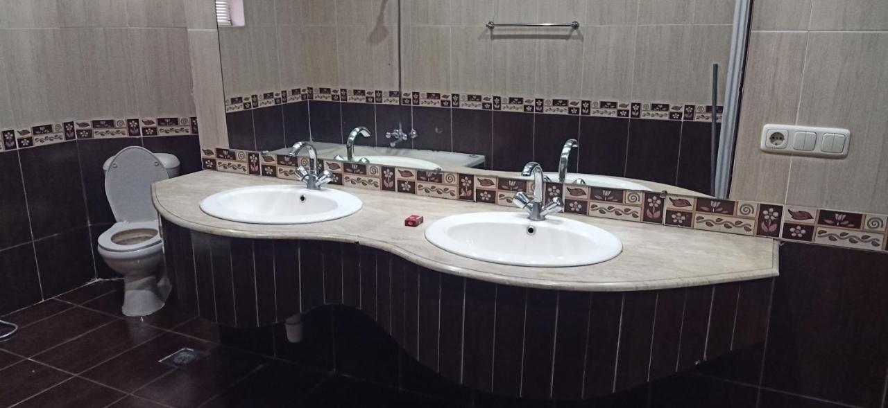 Executive Galaxy Guest House Islamabad Eksteriør billede
