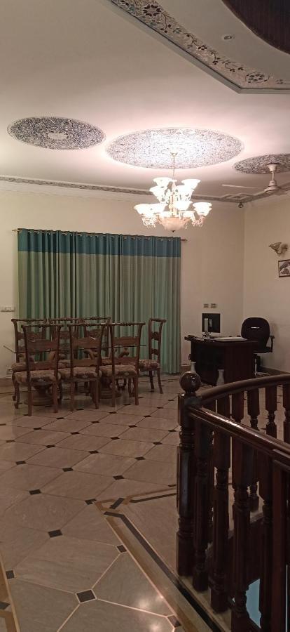 Executive Galaxy Guest House Islamabad Eksteriør billede
