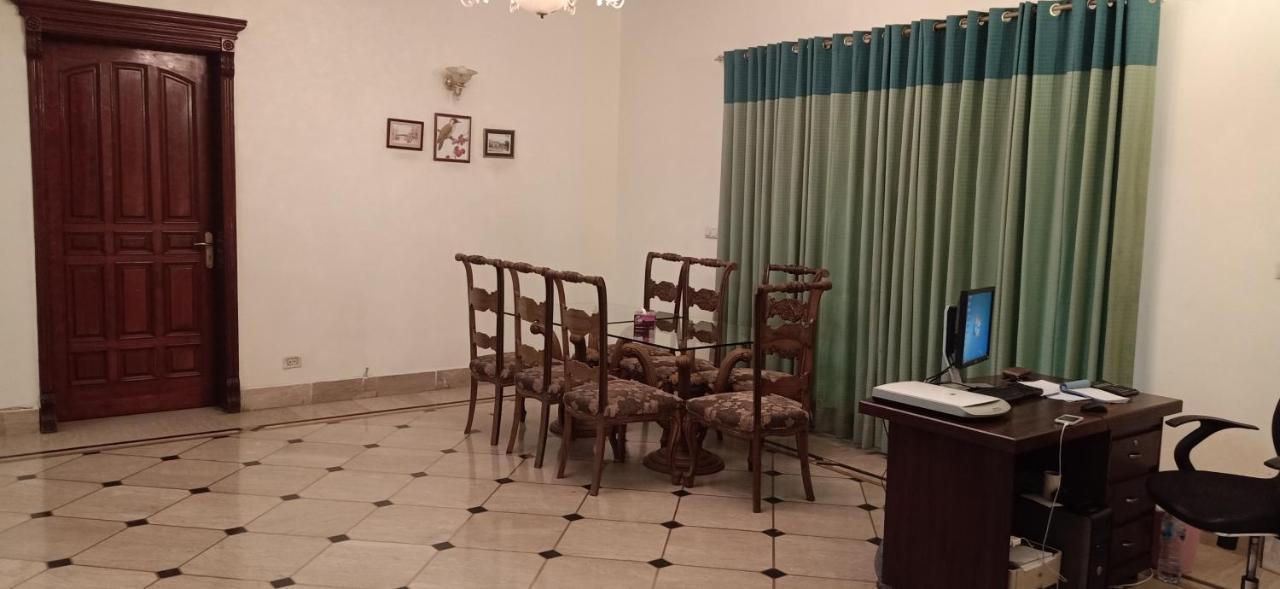 Executive Galaxy Guest House Islamabad Eksteriør billede